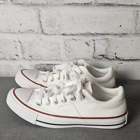 Chuck Taylor All Star Madison Mid True Faves low cut black / white sneaker - Picture 4 of 9